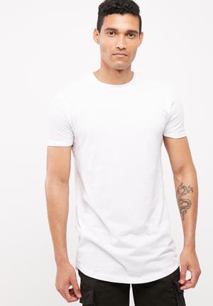Basic curved hem tee