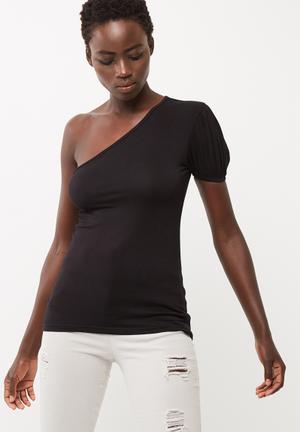 Assymetrical ruffle sleeve tee