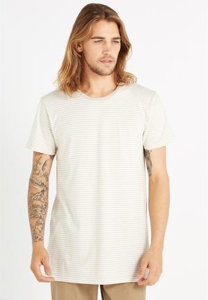 Steptail tee