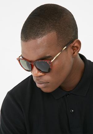 Tort sunglass