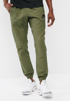 Woven jogger
