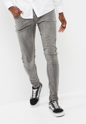 Feather slim fit