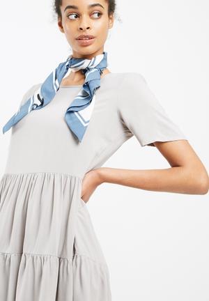 Kelle square scarf