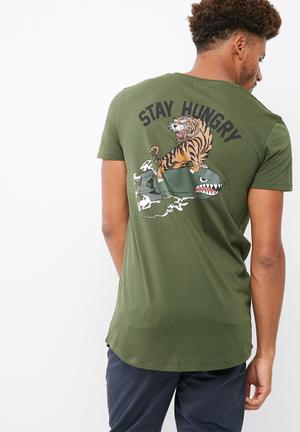 Printed curved hem tee