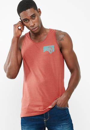 Printed tail hem vest