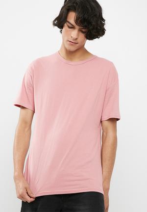 Drop shoulder tee