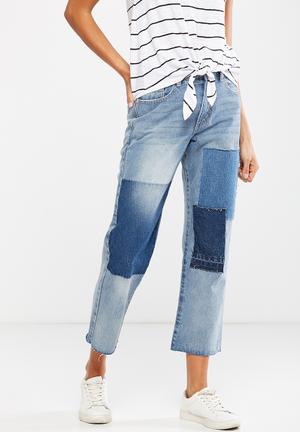 Mid rise straight jeans
