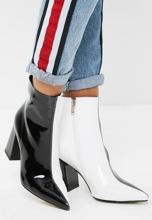 Chaos colour block pointy boot