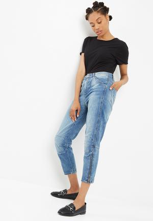 5622 ultra high straight jeans