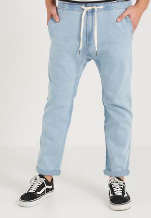 Denim roller pant