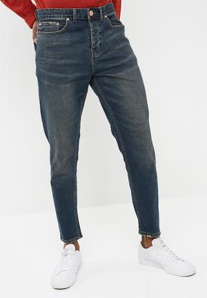 Vintage slim wash tapered jeans