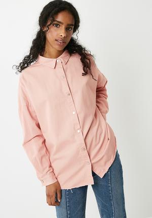Oversized washed denim shirt - pink 