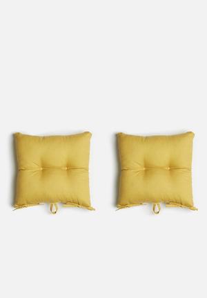 Outdoor seat cushion set - mustard