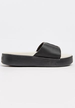puma sandals offers online