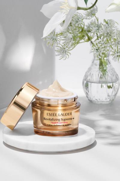 HOW TO PRESERVE YOUR SKIN WITH ESTÉE LAUDER