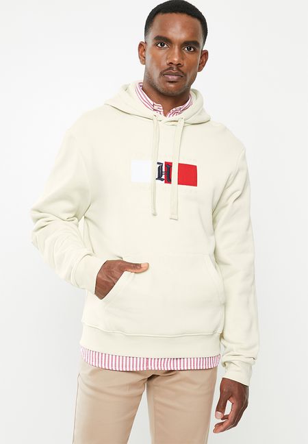 tommy hilfiger outfits for men