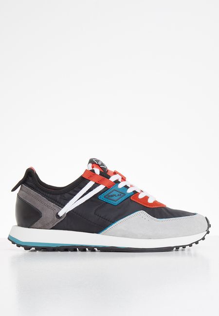 replay takkies