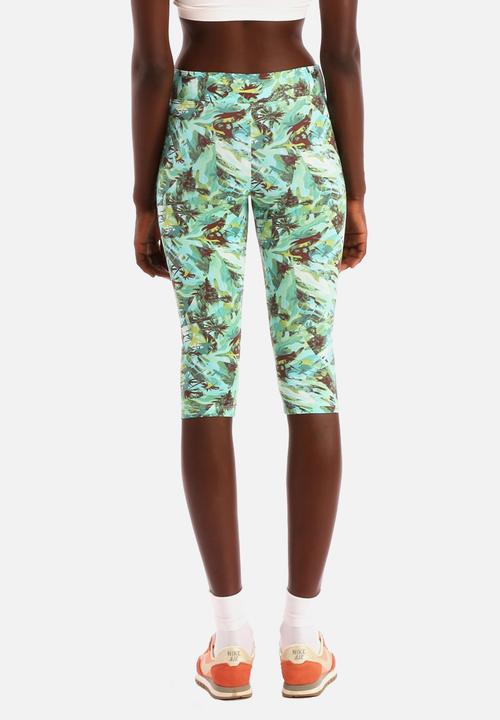Periquita - Palm Printed Capri