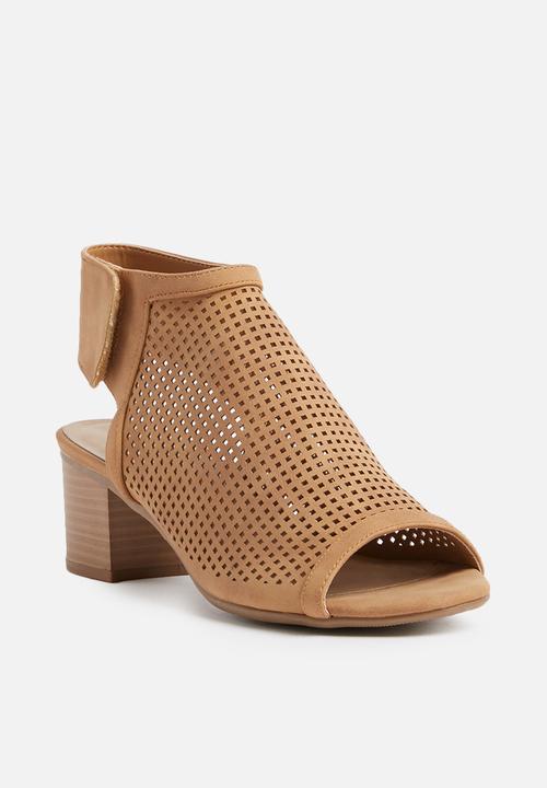 Call It Spring - Adalidia open toe heel - tan