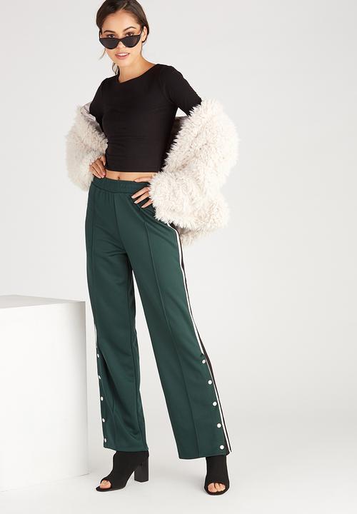 Supré  - Long sleeve raised neck crop tee - black