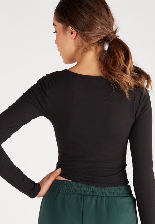 Supré  - Long sleeve raised neck crop tee - black