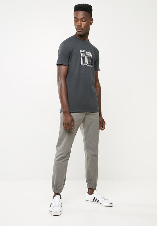 Superbalist - Printed crew neck tee - charcoal