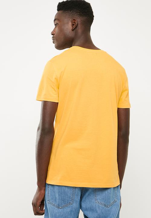 Superbalist - Printed crew neck tee - yellow