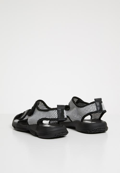 Pop Candy - Mesh cage sandal - grey
