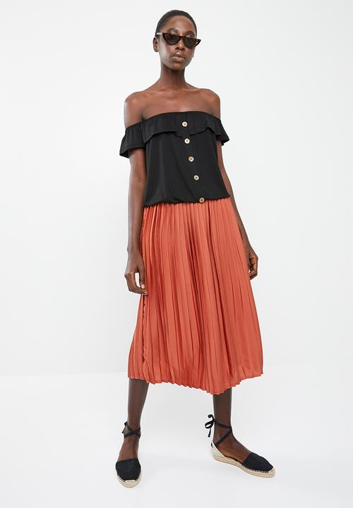 Superbalist - Off the shoulder button through top with frill - black