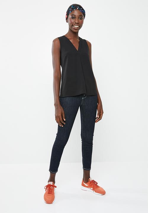 Superbalist - Upstyled woven vest - black