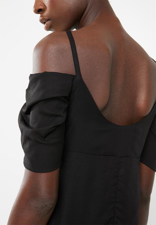 STYLE REPUBLIC - Cold shoulder front button top - black