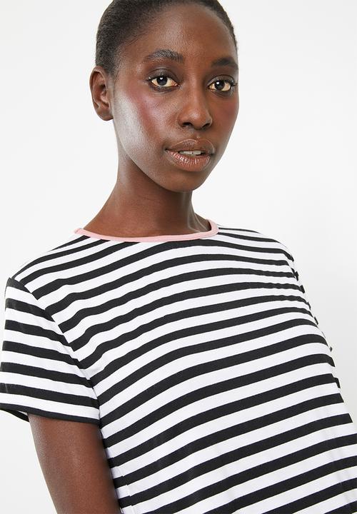 Superbalist - Sleep tee and shorts set - black and white stripe