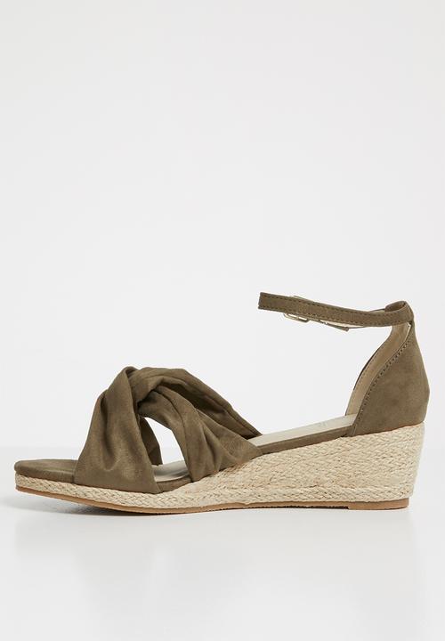 STYLE REPUBLIC - Knotted detail wedges - taupe