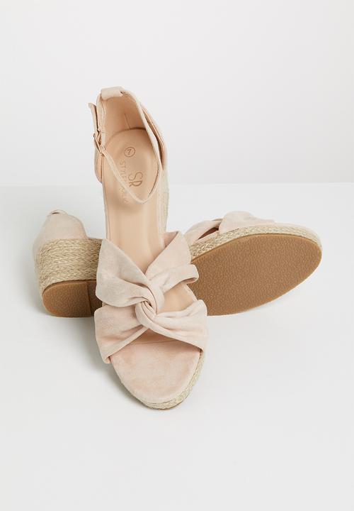 STYLE REPUBLIC - Knotted detail wedges - pale pink