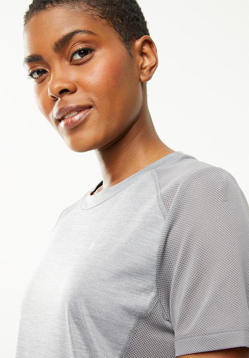 Nike - Nike miler short sleeve  top - grey