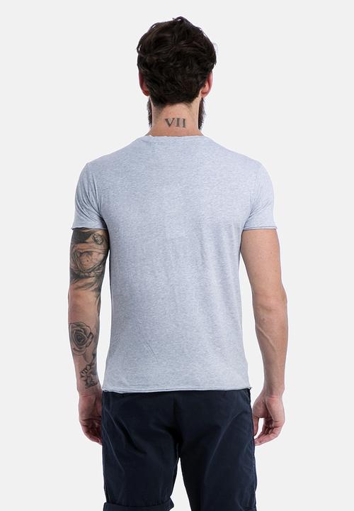 Silent Theory - Basic V-Neck Tee
