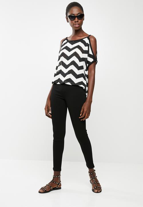 Revenge - Zig-zag batwing top - black