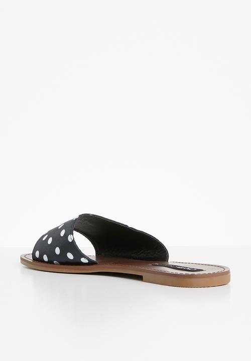 Cherry Collection - Polka dot sandals - black & white 