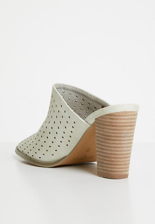 Bronx - Melissa courts - grey