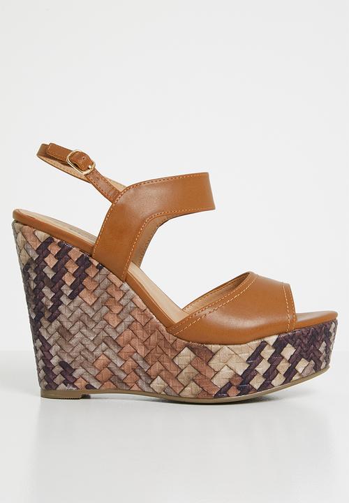 plum wedges