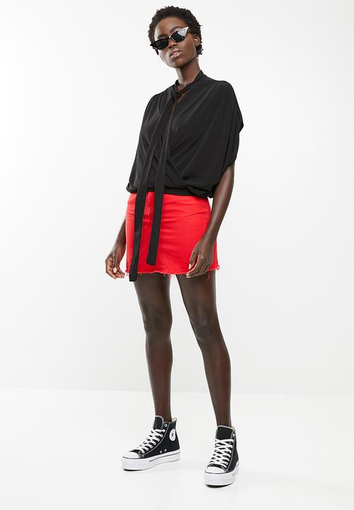 STYLE REPUBLIC - Kitty bow drape top - black