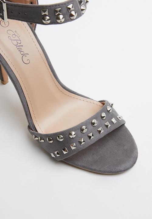 Miss Black - Zeenat heel - grey