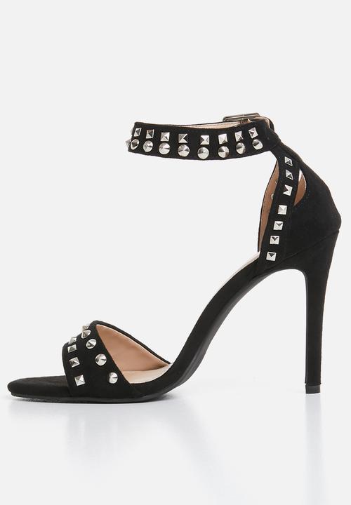 Miss Black - Zeenat heel - black
