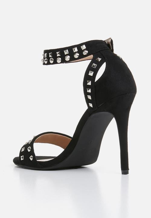 Miss Black - Zeenat heel - black
