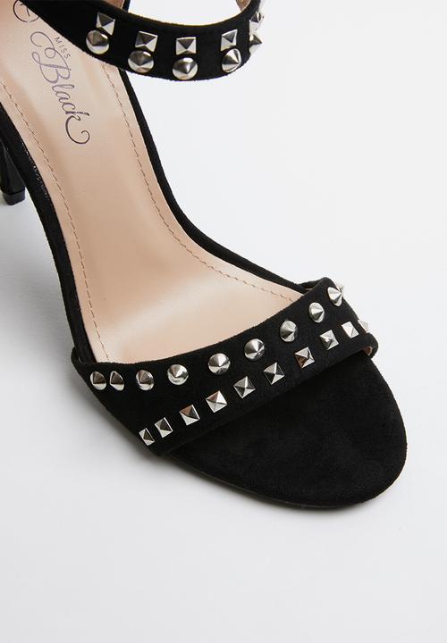 Miss Black - Zeenat heel - black