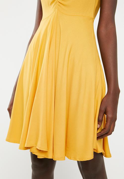 c(inch) - Ruched front fit and flare dress - yellow