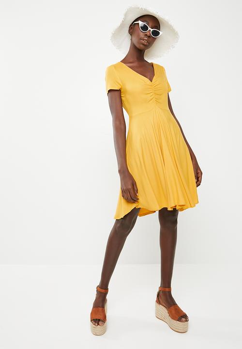 c(inch) - Ruched front fit and flare dress - yellow