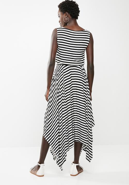 edit - Striped sleeveless dress with dipped hem - black & white 