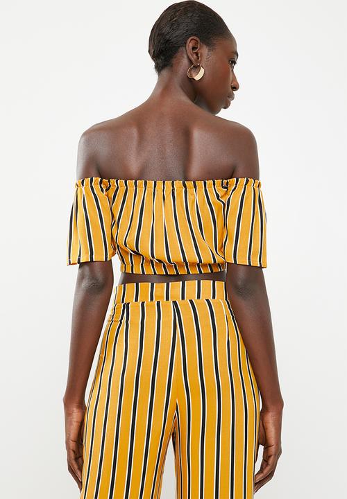 STYLE REPUBLIC - Bardot crop top - mustard & black 