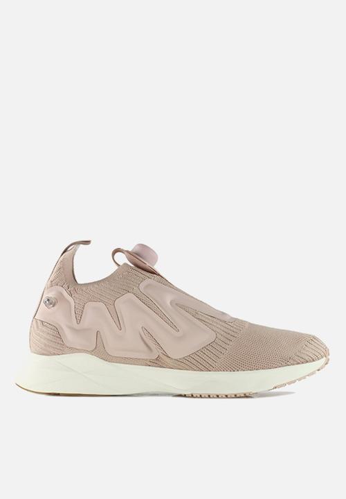 reebok pump beige